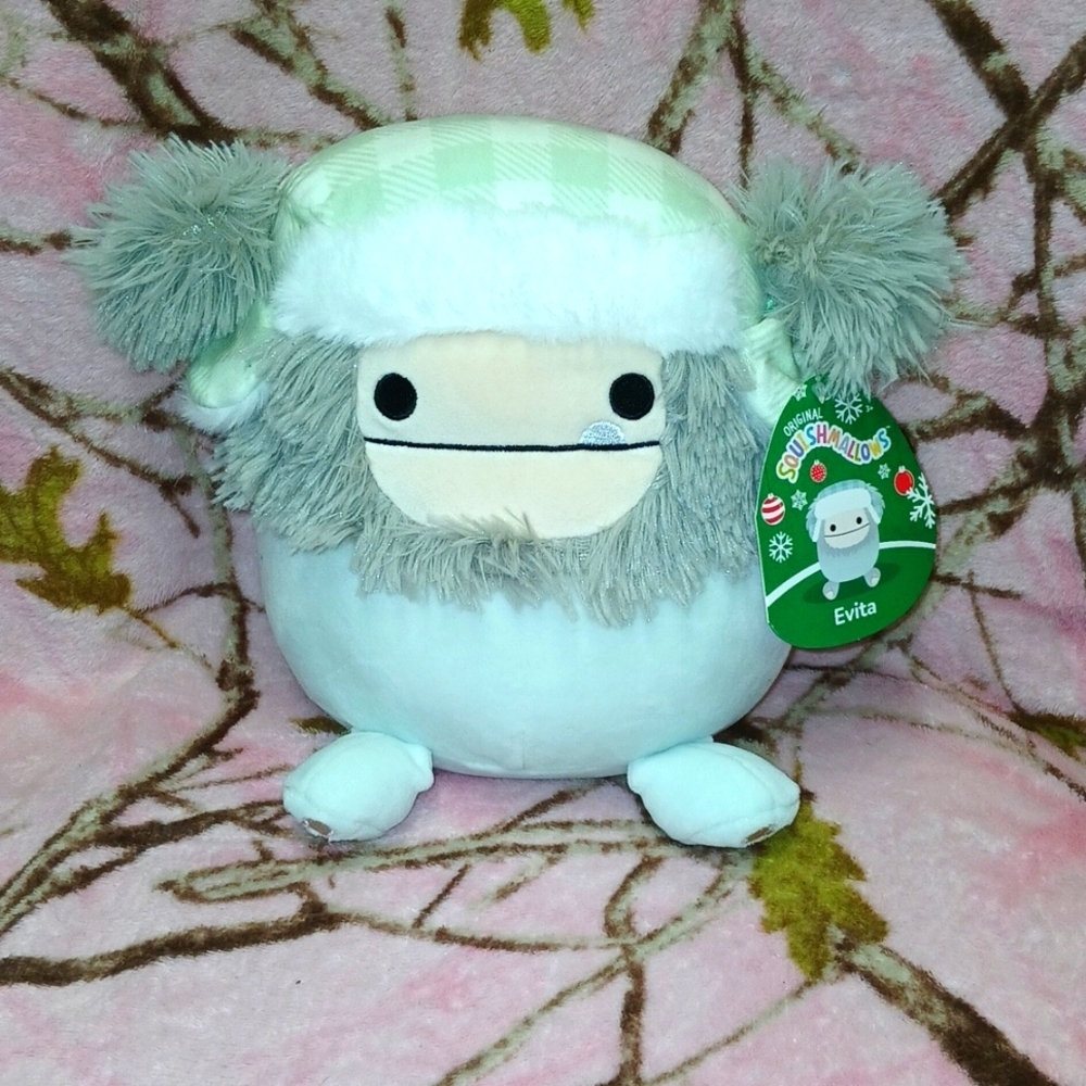 Squishmallows Evita 8" BNWT